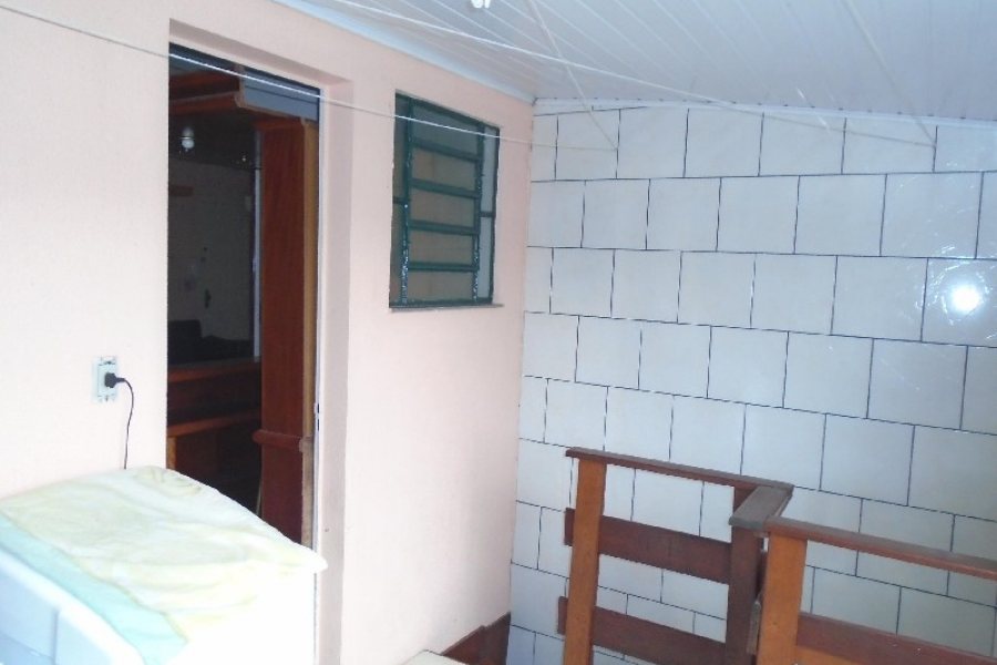 Sobrado Mobiliado com 70m², 2 dormitórios, 1 vaga, no bairro Marechal Floriano em Caxias do Sul para Alugar