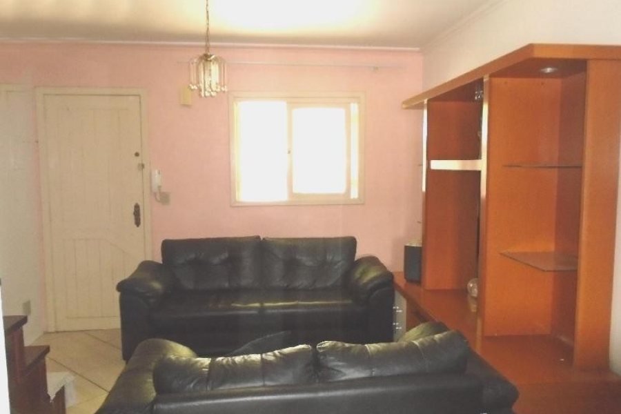 Sobrado Mobiliado com 70m², 2 dormitórios, 1 vaga, no bairro Marechal Floriano em Caxias do Sul para Alugar