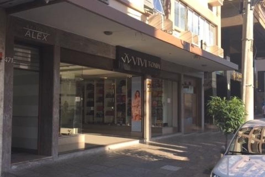 Sala com 60m², no bairro Centro em Caxias do Sul para Alugar ou Comprar