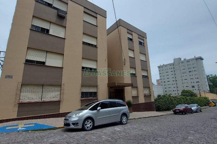 Apto Mobiliado com 130m², 4 dormitórios, 1 vaga, no bairro Centro em Caxias do Sul para Alugar