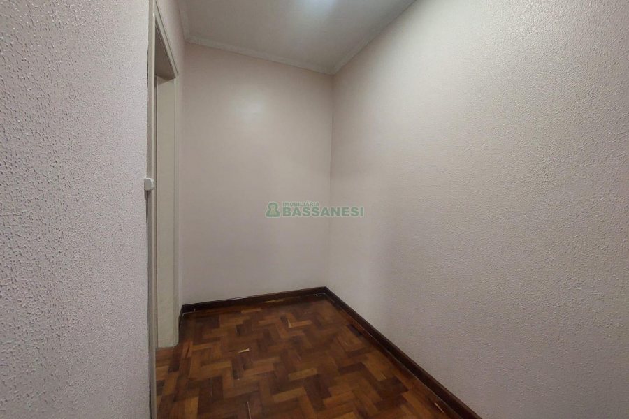 Apto Mobiliado com 130m², 4 dormitórios, 1 vaga, no bairro Centro em Caxias do Sul para Alugar