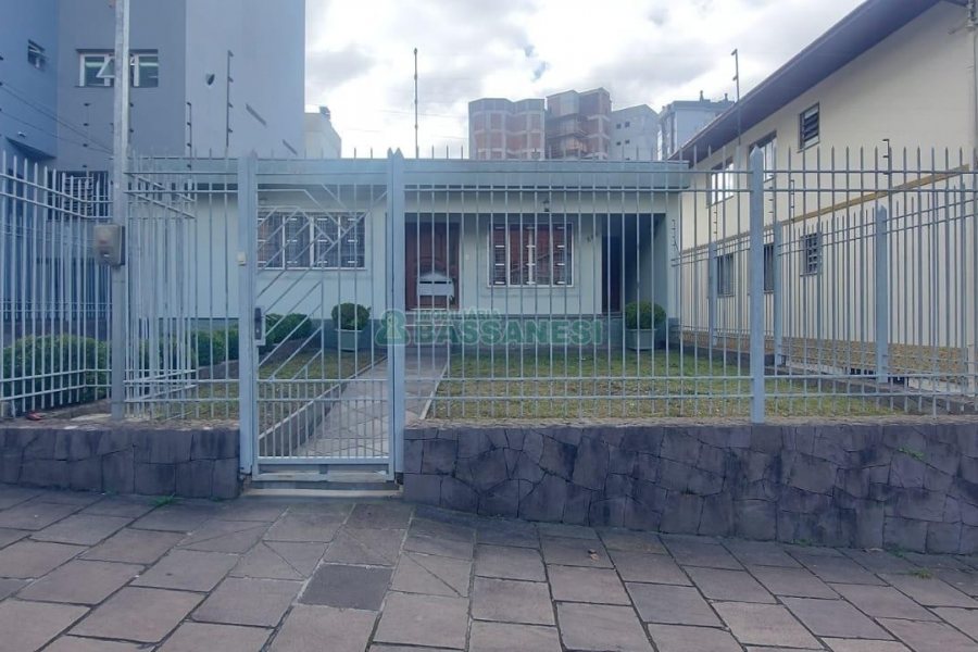 Casa com 180m², 4 dormitórios, 1 vaga, no bairro Sagrada Família em Caxias do Sul para Alugar