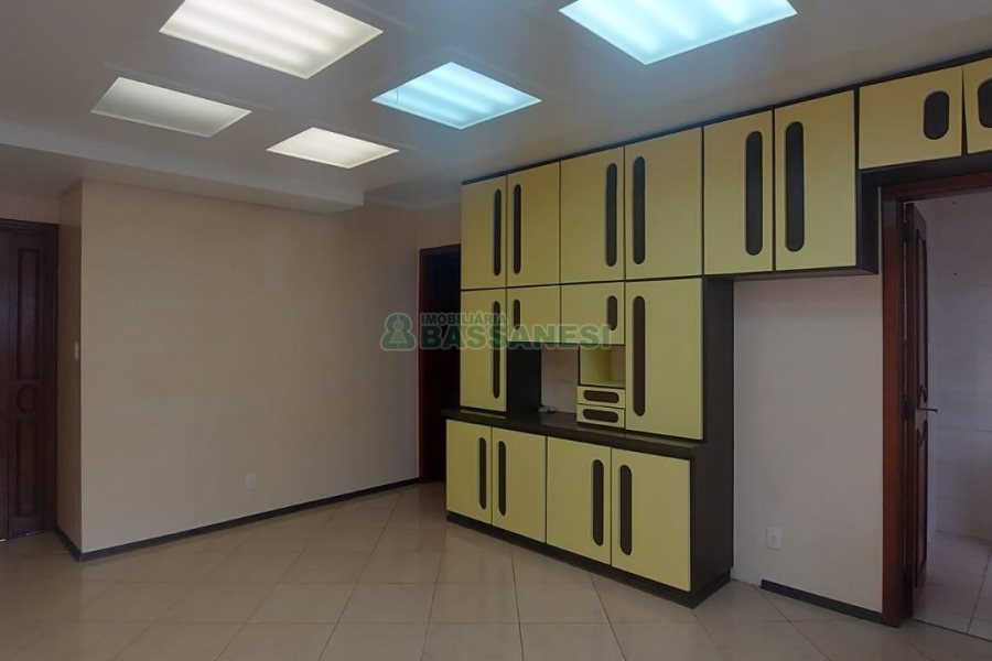 Casa com 180m², 4 dormitórios, 1 vaga, no bairro Sagrada Família em Caxias do Sul para Alugar