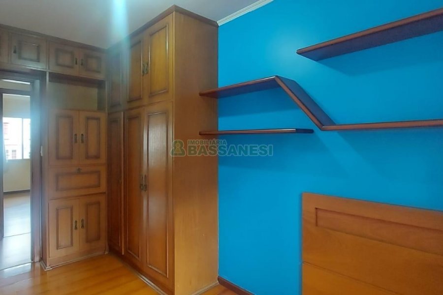 Casa com 180m², 4 dormitórios, 1 vaga, no bairro Sagrada Família em Caxias do Sul para Alugar