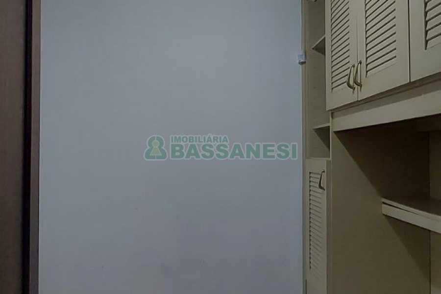 Casa com 180m², 4 dormitórios, 1 vaga, no bairro Sagrada Família em Caxias do Sul para Alugar
