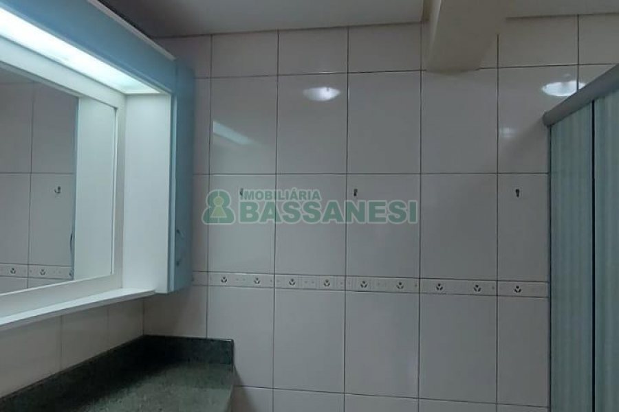 Casa com 180m², 4 dormitórios, 1 vaga, no bairro Sagrada Família em Caxias do Sul para Alugar