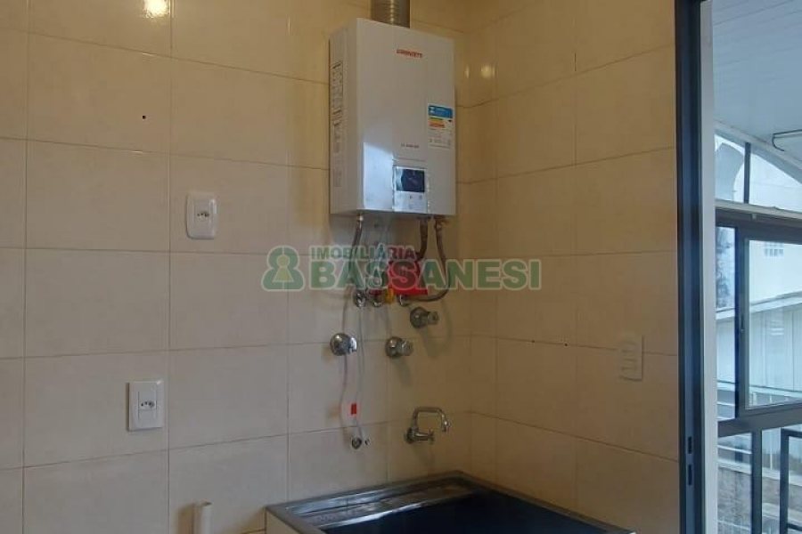 Casa com 180m², 4 dormitórios, 1 vaga, no bairro Sagrada Família em Caxias do Sul para Alugar