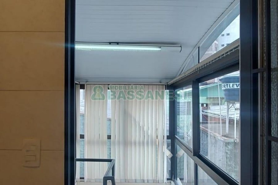 Casa com 180m², 4 dormitórios, 1 vaga, no bairro Sagrada Família em Caxias do Sul para Alugar