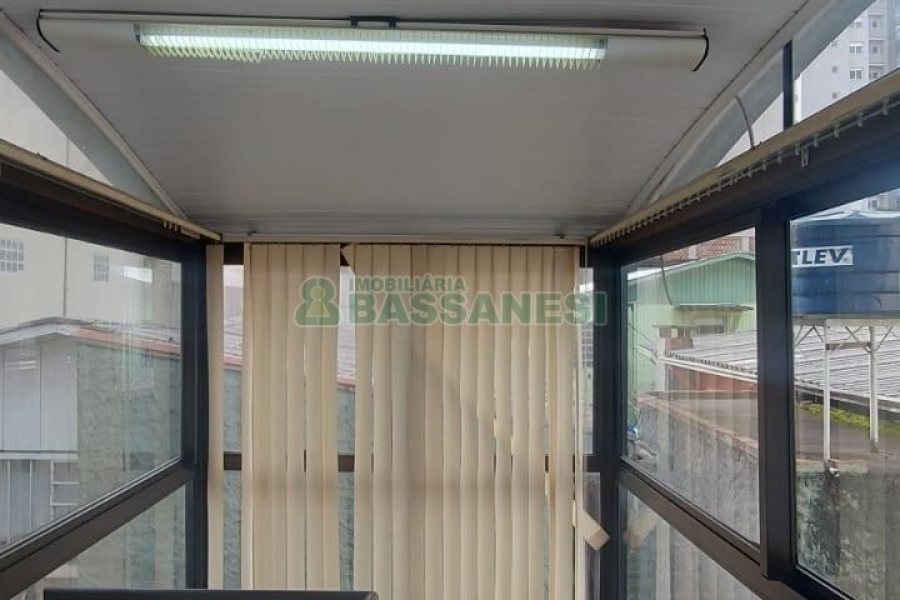 Casa com 180m², 4 dormitórios, 1 vaga, no bairro Sagrada Família em Caxias do Sul para Alugar