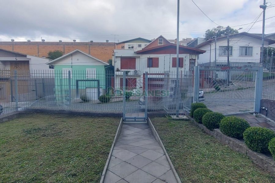 Casa com 180m², 4 dormitórios, 1 vaga, no bairro Sagrada Família em Caxias do Sul para Alugar