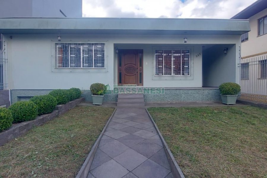 Casa com 180m², 4 dormitórios, 1 vaga, no bairro Sagrada Família em Caxias do Sul para Alugar
