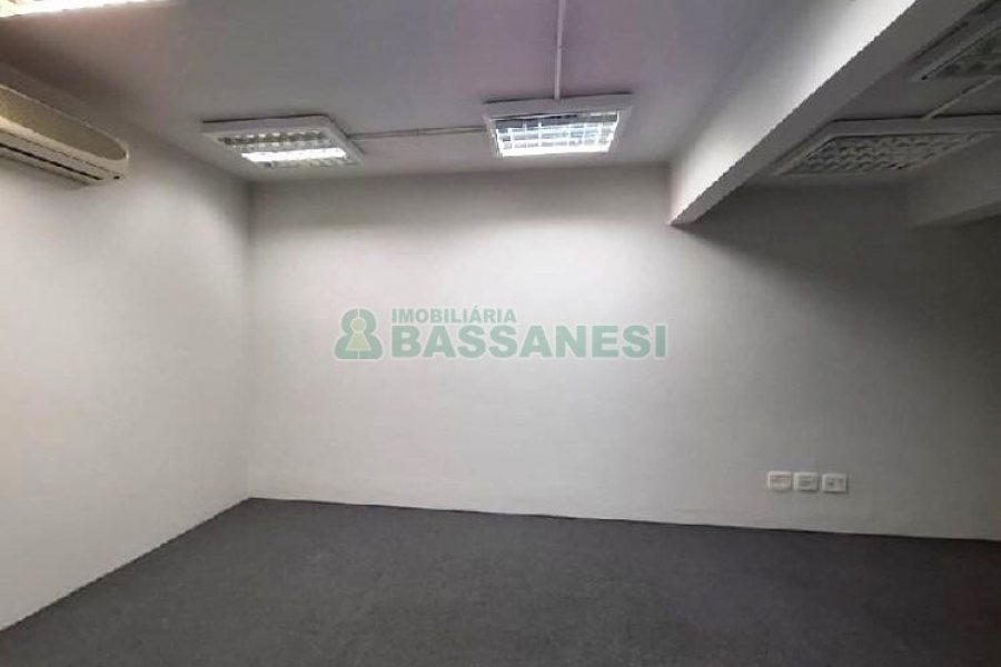 Loja com 158m², no bairro Centro em Caxias do Sul para Alugar