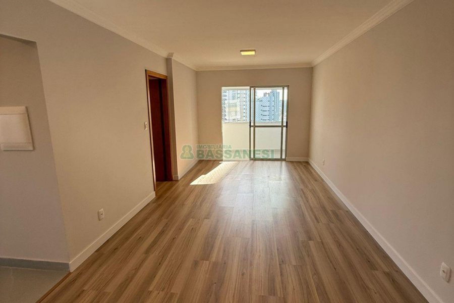 Apartamento com 94m², 3 dormitórios, 2 vagas, no bairro Rio Branco em Caxias do Sul para Comprar