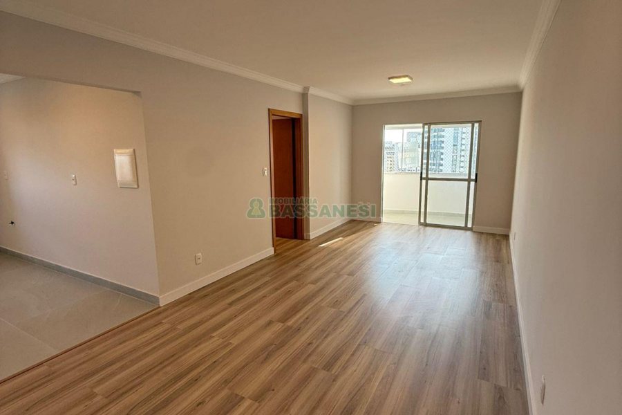 Apartamento com 94m², 3 dormitórios, 2 vagas, no bairro Rio Branco em Caxias do Sul para Comprar