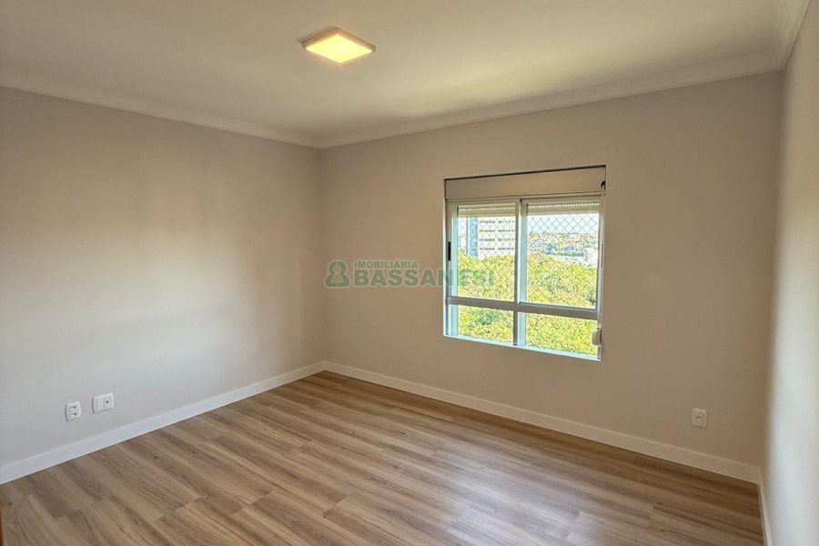 Apartamento com 94m², 3 dormitórios, 2 vagas, no bairro Rio Branco em Caxias do Sul para Comprar