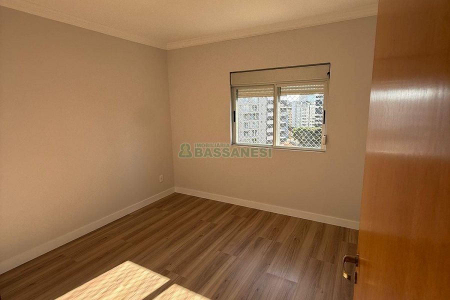 Apartamento com 94m², 3 dormitórios, 2 vagas, no bairro Rio Branco em Caxias do Sul para Comprar