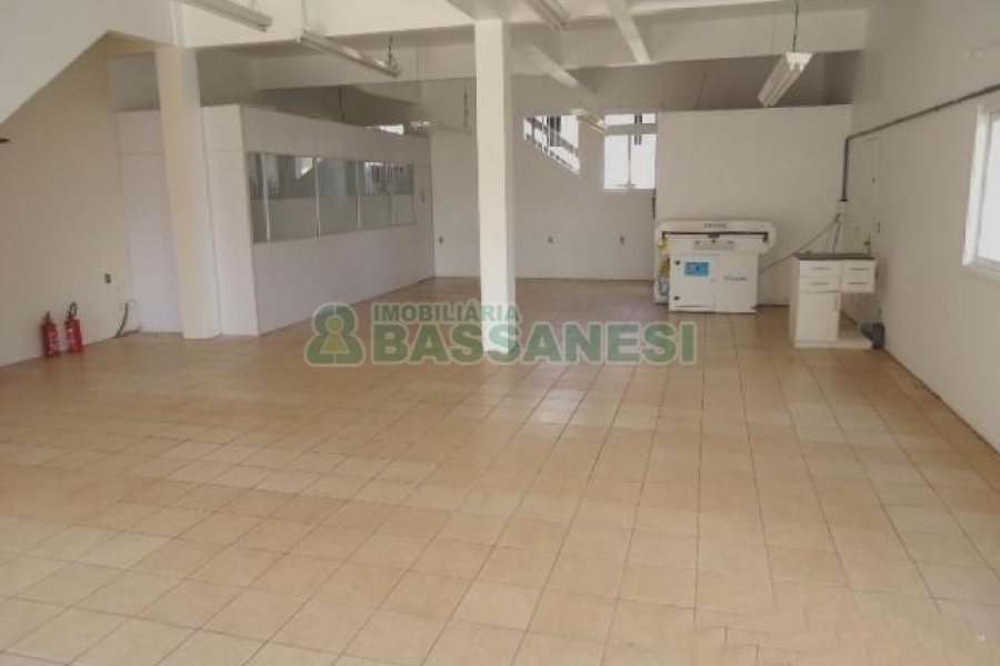 Loja com 126m², no bairro Vinhedos em Caxias do Sul para Alugar