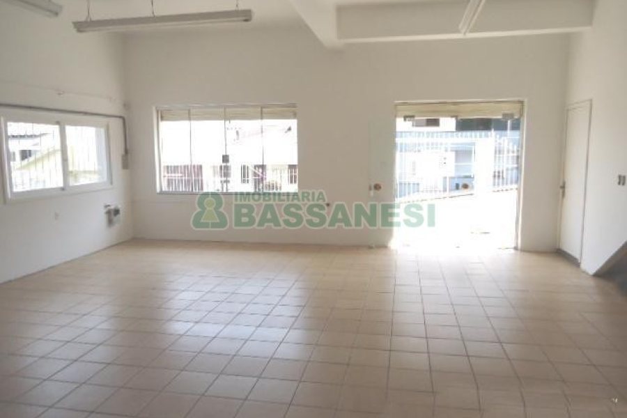 Loja com 126m², no bairro Vinhedos em Caxias do Sul para Alugar