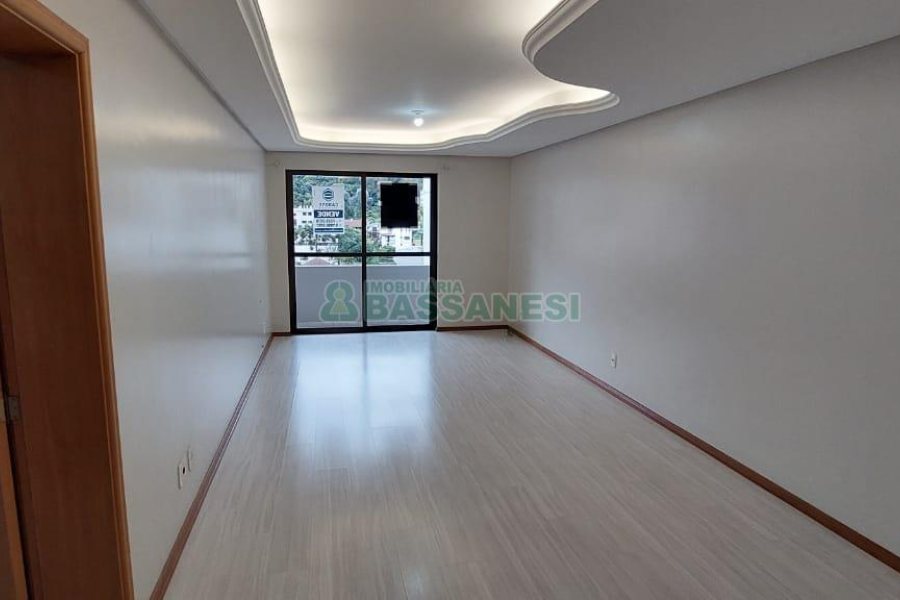 Apartamento com 141m², 3 dormitórios, 1 vaga, no bairro Centro em Caxias do Sul para Comprar