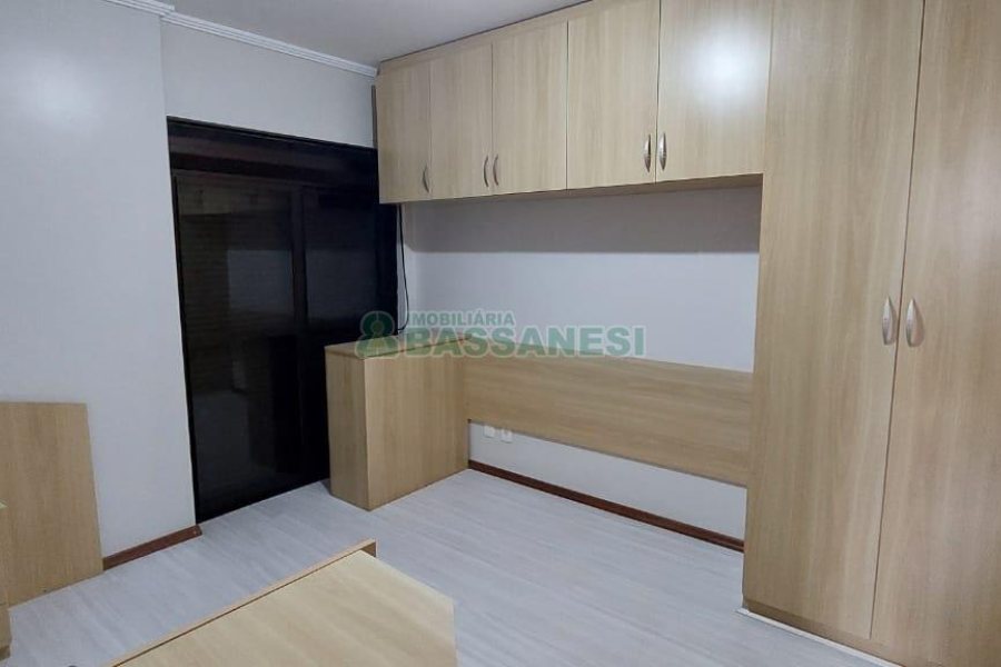 Apartamento com 141m², 3 dormitórios, 1 vaga, no bairro Centro em Caxias do Sul para Comprar