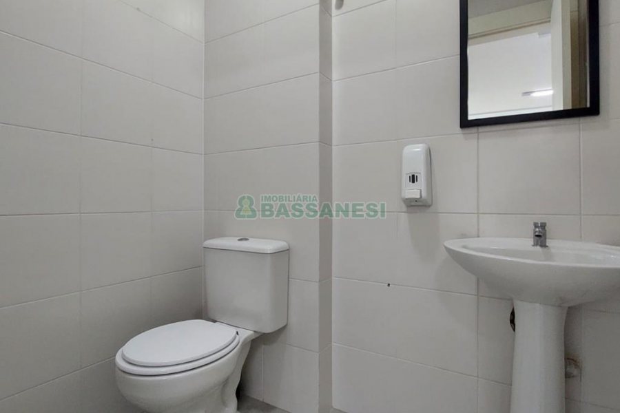 Sala com 60m², 1 vaga, no bairro Centro em Caxias do Sul para Alugar