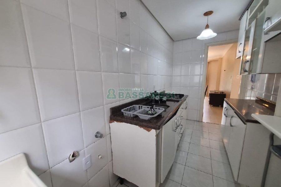 Apto Mobiliado com 79m², 2 dormitórios, 1 vaga, no bairro Nossa Senhora da Saúde em Caxias do Sul para Alugar ou Comprar