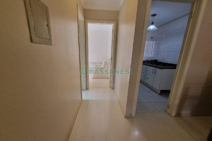 Apto Mobiliado com 79m², 2 dormitórios, 1 vaga, no bairro Nossa Senhora da Saúde em Caxias do Sul para Alugar ou Comprar