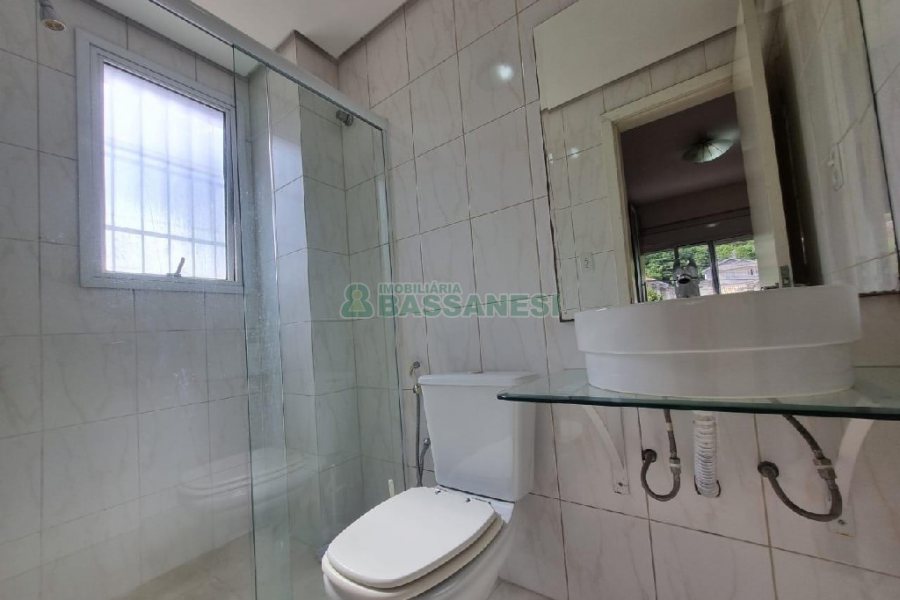 Apto Mobiliado com 79m², 2 dormitórios, 1 vaga, no bairro Nossa Senhora da Saúde em Caxias do Sul para Alugar ou Comprar