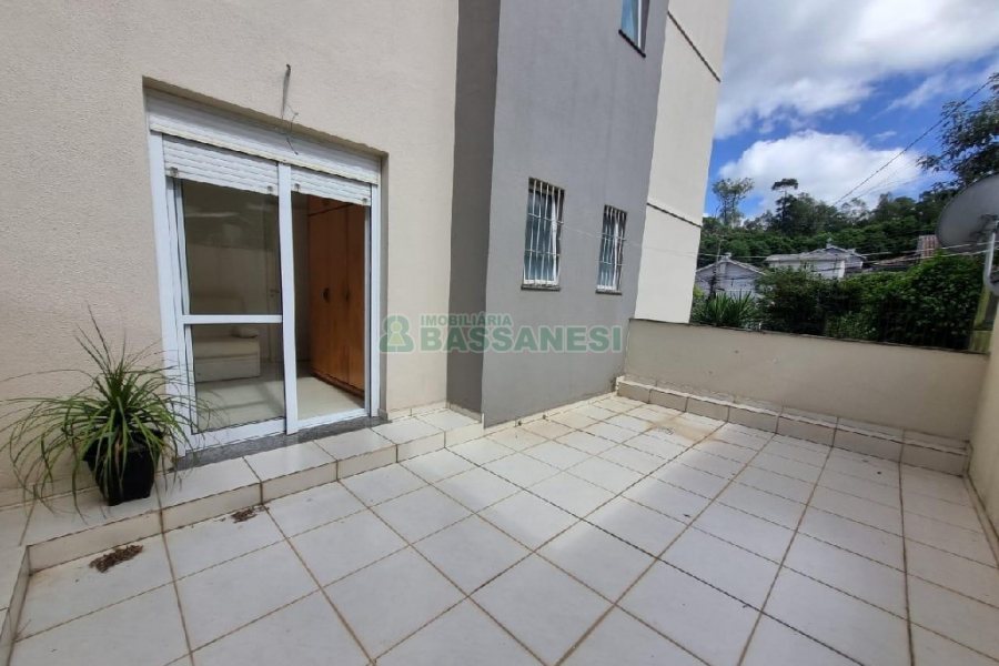 Apto Mobiliado com 79m², 2 dormitórios, 1 vaga, no bairro Nossa Senhora da Saúde em Caxias do Sul para Alugar ou Comprar