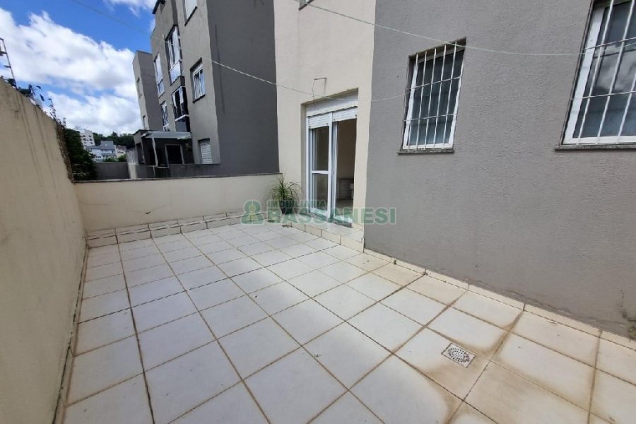 Apto Mobiliado com 79m², 2 dormitórios, 1 vaga, no bairro Nossa Senhora da Saúde em Caxias do Sul para Alugar ou Comprar