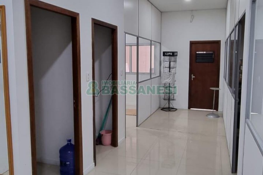 Loja com 497m², no bairro Centro em Caxias do Sul para Comprar