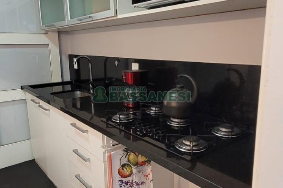 Apto Mobiliado com 120m², 2 dormitórios, 1 vaga, no bairro Panazzolo em Caxias do Sul para Alugar