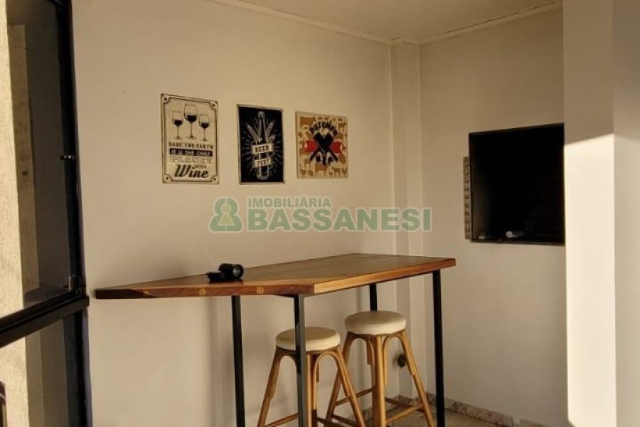 Apto Mobiliado com 120m², 2 dormitórios, 1 vaga, no bairro Panazzolo em Caxias do Sul para Alugar