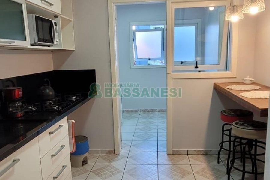 Apto Mobiliado com 120m², 2 dormitórios, 1 vaga, no bairro Panazzolo em Caxias do Sul para Alugar
