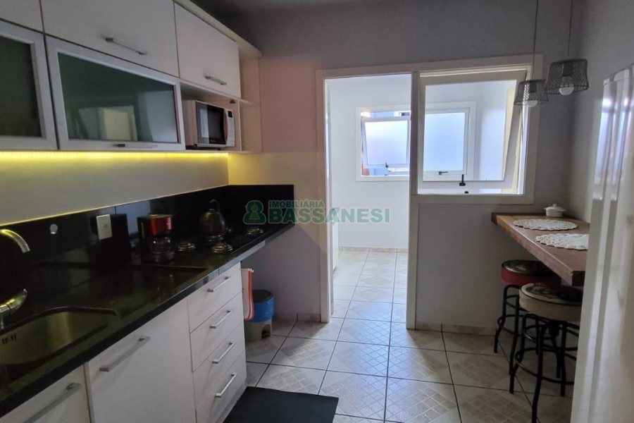 Apto Mobiliado com 120m², 2 dormitórios, 1 vaga, no bairro Panazzolo em Caxias do Sul para Alugar