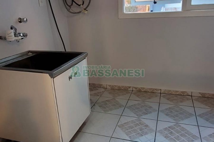 Apto Mobiliado com 120m², 2 dormitórios, 1 vaga, no bairro Panazzolo em Caxias do Sul para Alugar