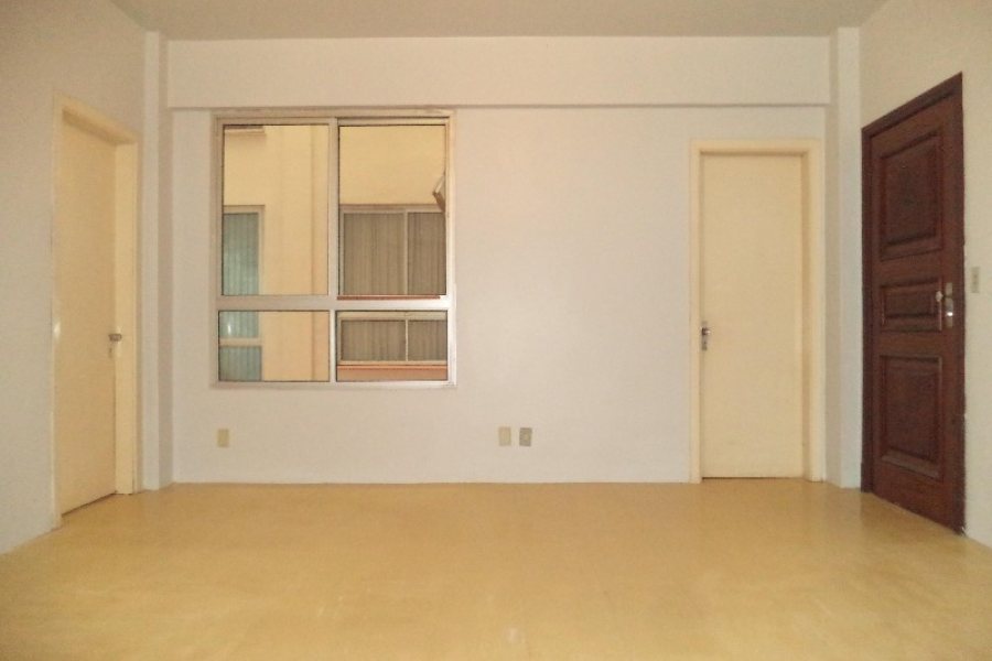 Sala com 24m², no bairro Centro em Caxias do Sul para Alugar