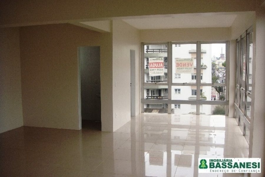 Sala com 68m², 1 vaga, no bairro Centro em Caxias do Sul para Alugar ou Comprar