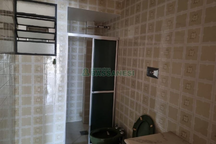 Apartamento com 139m², 3 dormitórios, 1 vaga, no bairro Lourdes em Caxias do Sul para Alugar