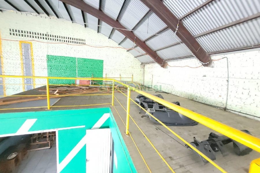 Pavilhão com 340m², no bairro Sagrada Família em Caxias do Sul para Alugar