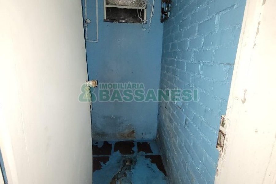 Pavilhão com 340m², no bairro Sagrada Família em Caxias do Sul para Alugar
