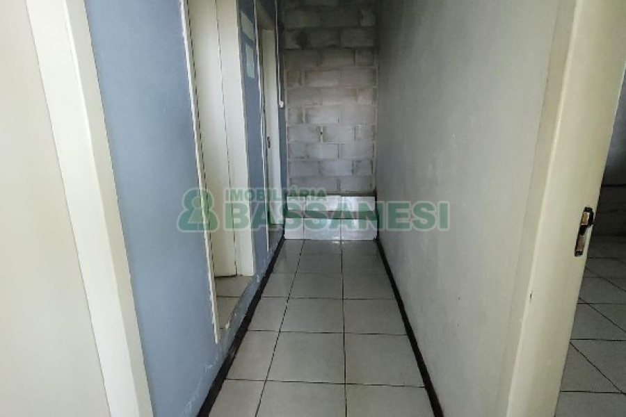 Pavilhão com 340m², no bairro Sagrada Família em Caxias do Sul para Alugar