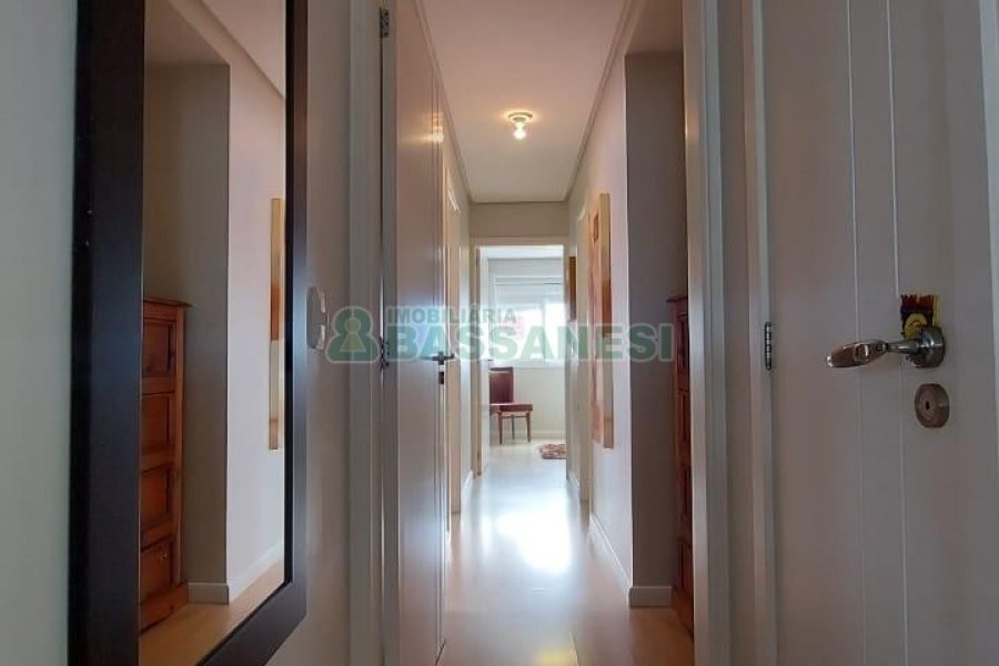 Apto Mobiliado com 116m², 3 dormitórios, 2 vagas, no bairro Villagio Iguatemi em Caxias do Sul para Alugar