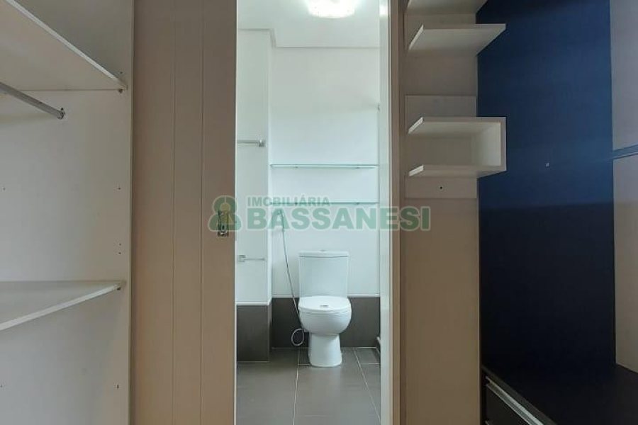 Apto Mobiliado com 116m², 3 dormitórios, 2 vagas, no bairro Villagio Iguatemi em Caxias do Sul para Alugar