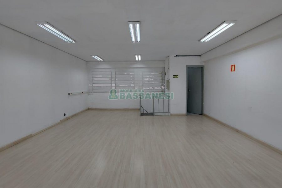 Loja com 160m², no bairro Lourdes em Caxias do Sul para Alugar