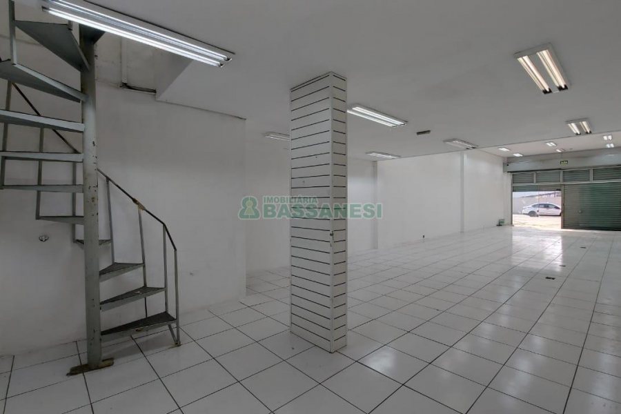 Loja com 160m², no bairro Lourdes em Caxias do Sul para Alugar