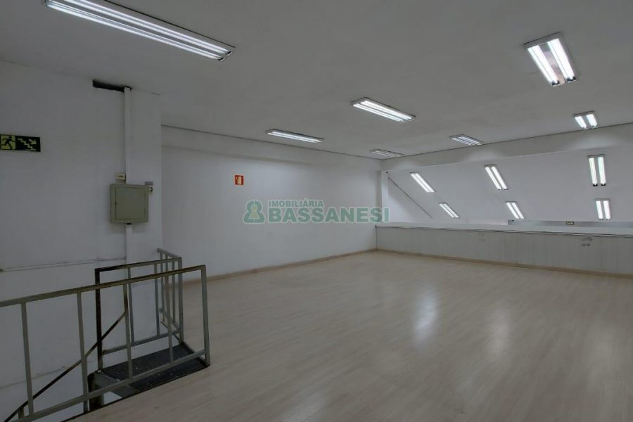 Loja com 160m², no bairro Lourdes em Caxias do Sul para Alugar