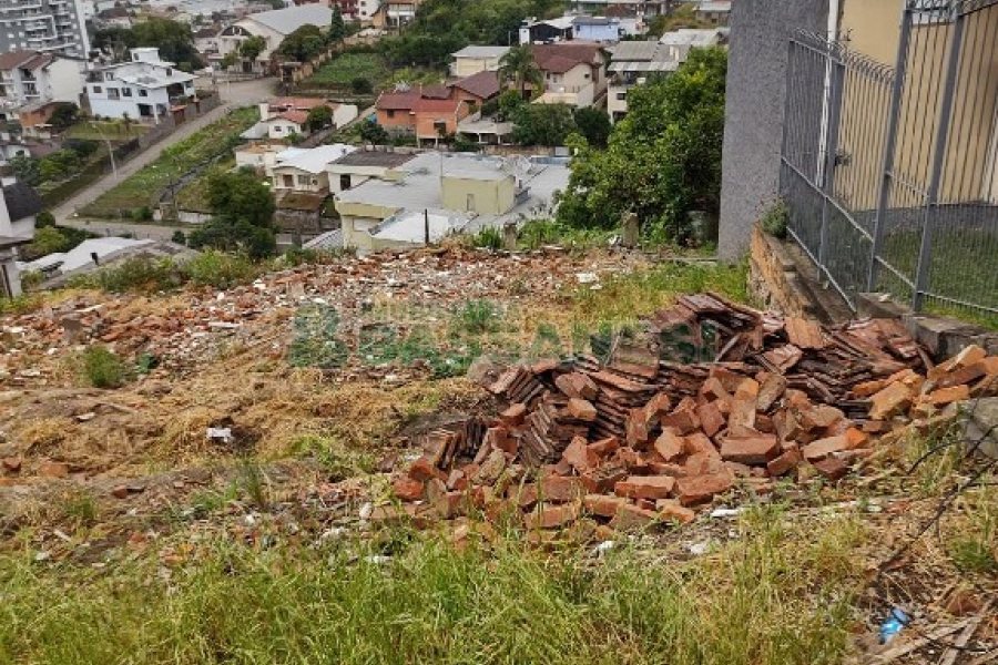 Terreno, 3 dormitórios, no bairro Rio Branco em Caxias do Sul para Comprar