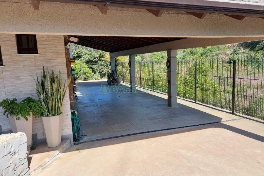 Casa Comercial com 270m², 5 dormitórios, no bairro Cinqüentenário em Caxias do Sul para Alugar