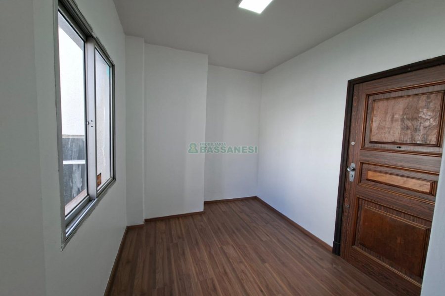 Sala com 30m², no bairro Centro em Caxias do Sul para Alugar